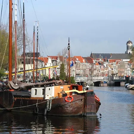 Leiden, An Ihg 4* Leiden