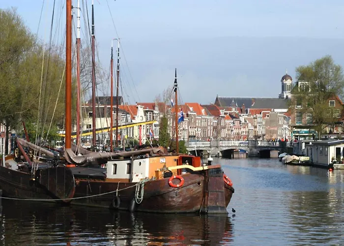 Leiden, An Ihg 4* Leiden